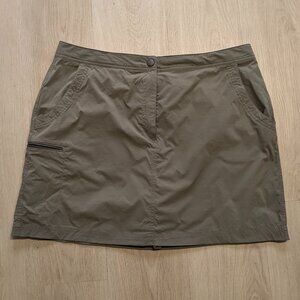 Women's L.L.Bean  Travel Skort Size 16 Olive